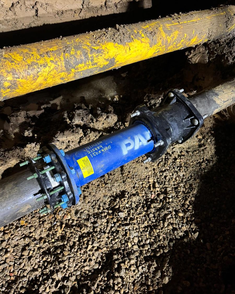 Emergency water main burst repair, North London Business Park, N11