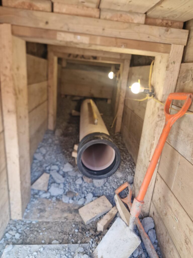Woodside Park N12 16M-4M Shaft for new water tank