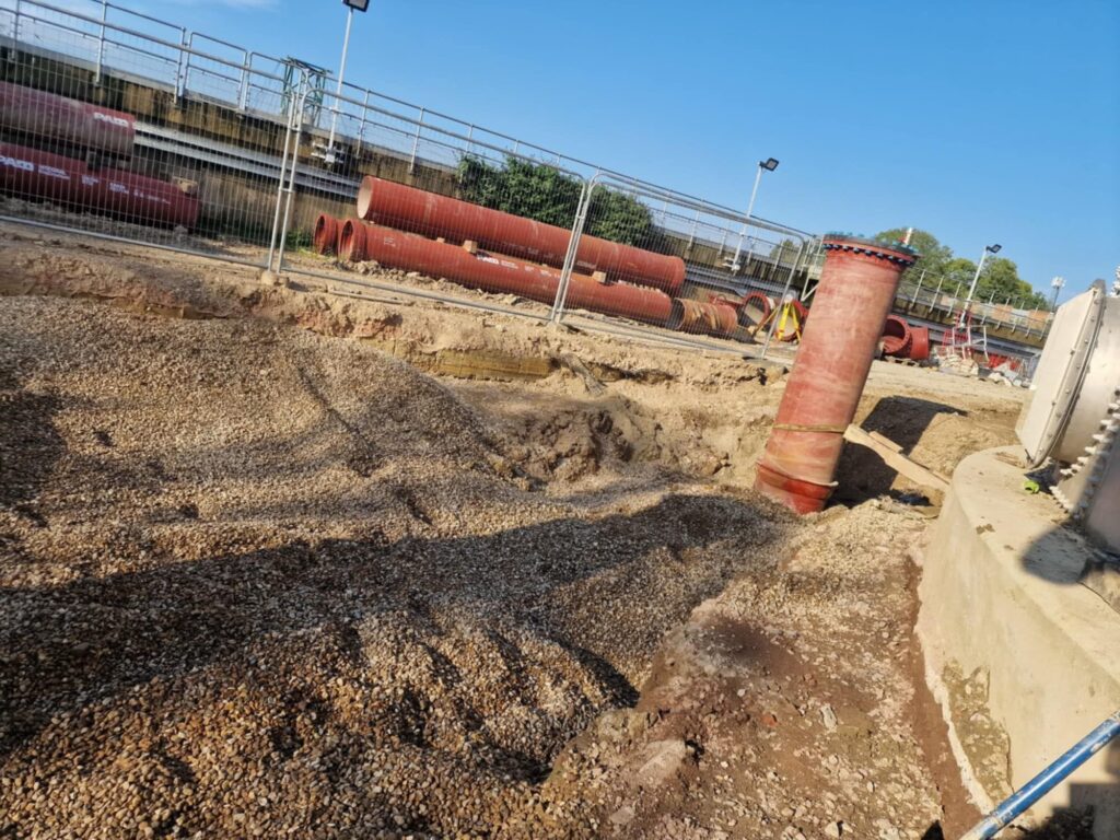 Woodside Park N12 16M-4M Shaft for new water tank