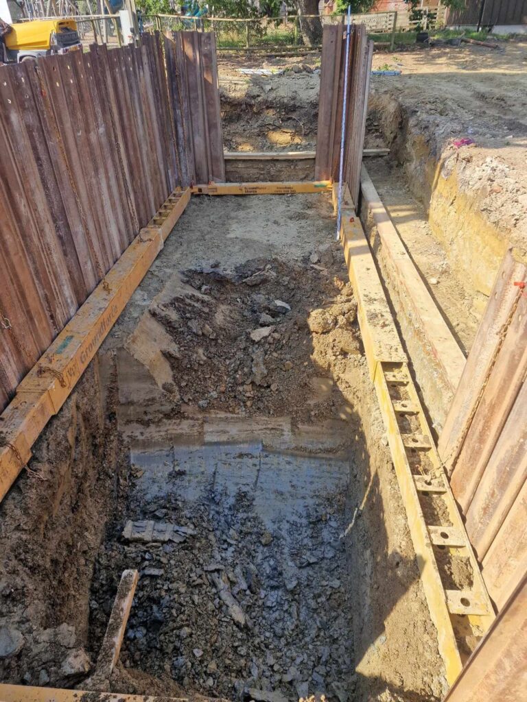 Woodside Park N12 16M-4M Shaft for new water tank