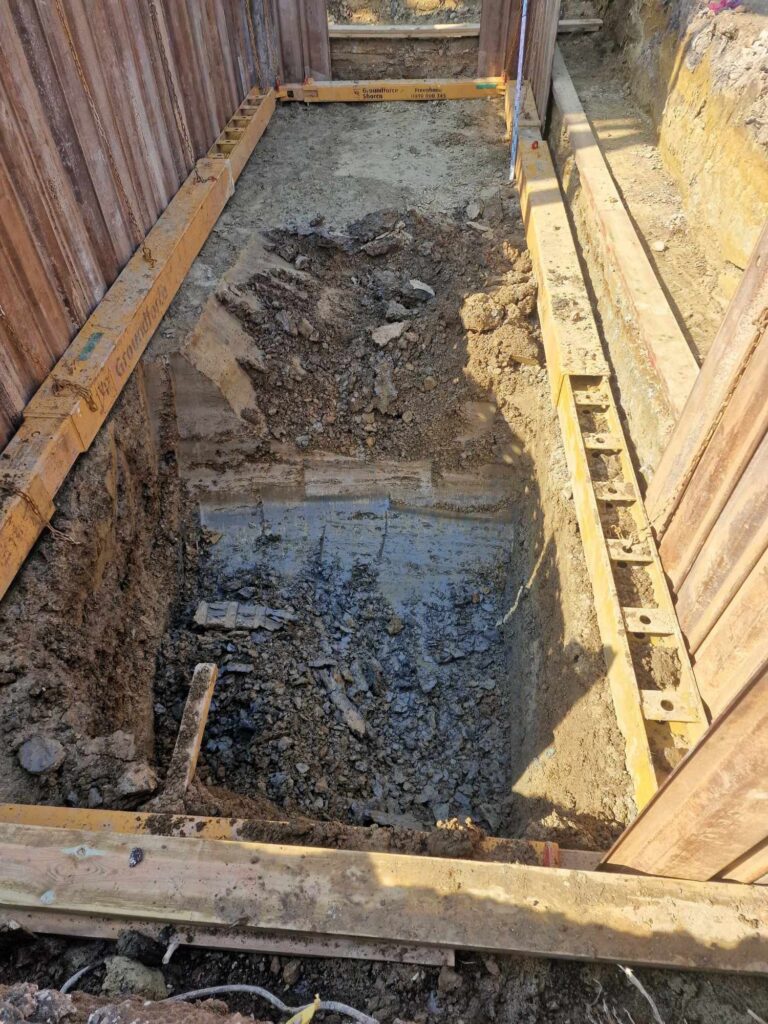 Woodside Park N12 16M-4M Shaft for new water tank