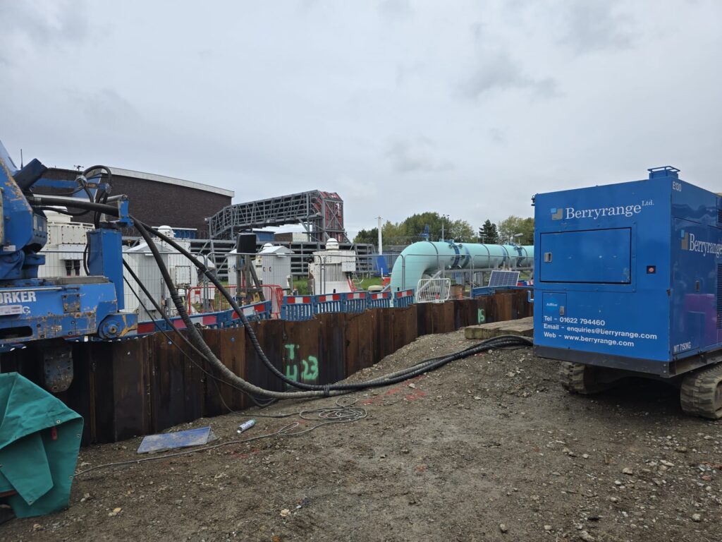 Woodside Park N12 16M-4M Shaft for new water tank