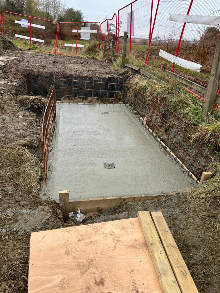 Woodside Park N12 16M-4M Shaft for new water tank