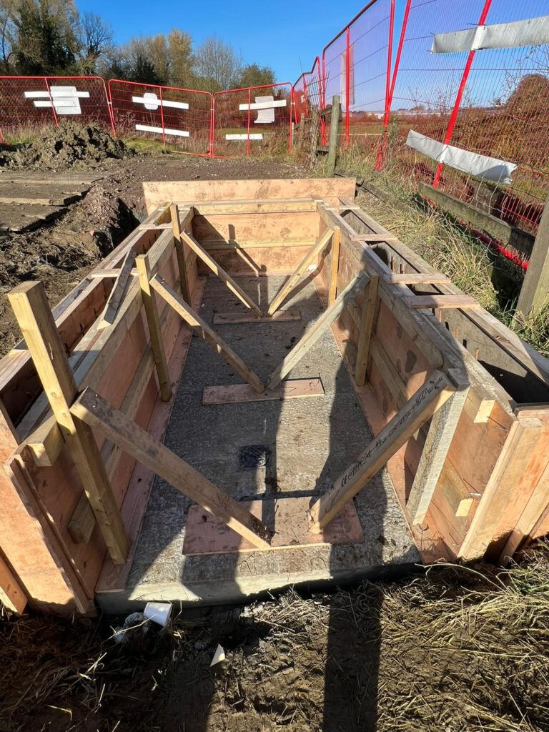 Woodside Park N12 16M-4M Shaft for new water tank