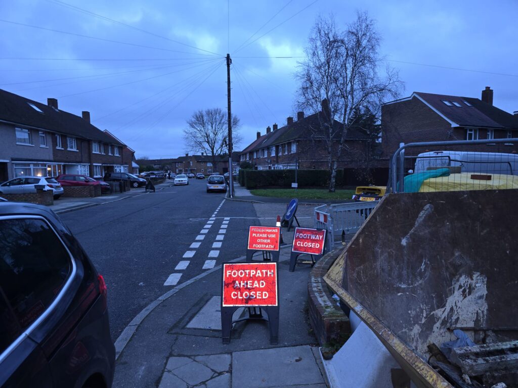 New sewer connection in C/W Oakleigh Way Mitcham CR4