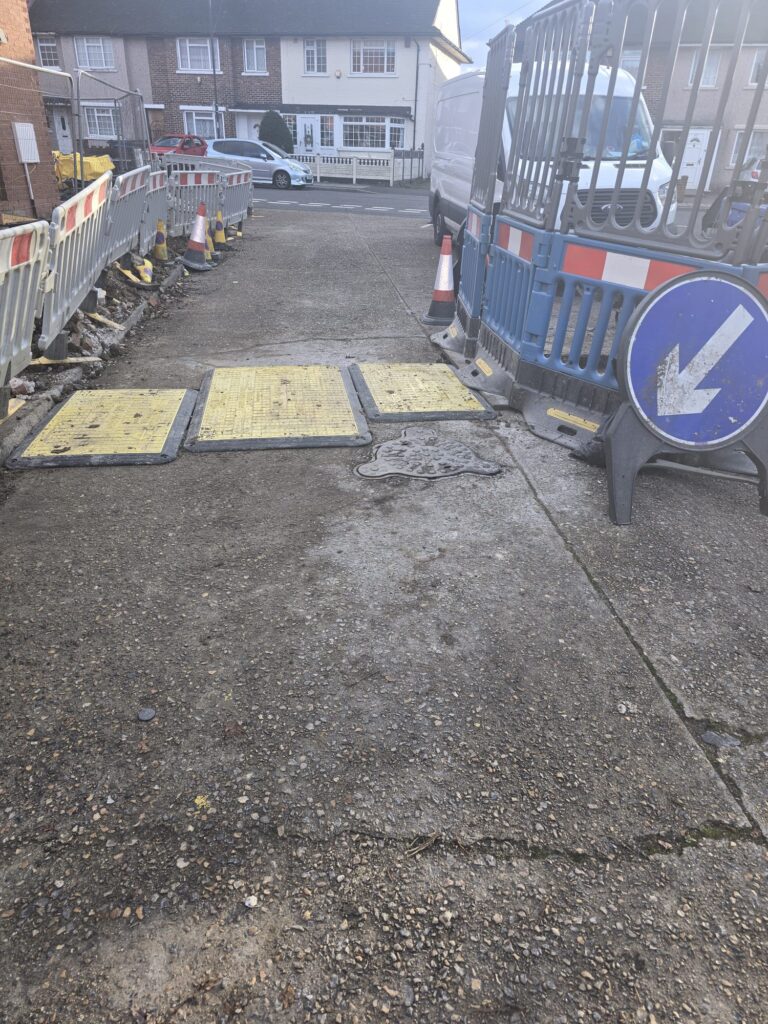 New sewer connection in C/W Oakleigh Way Mitcham CR4