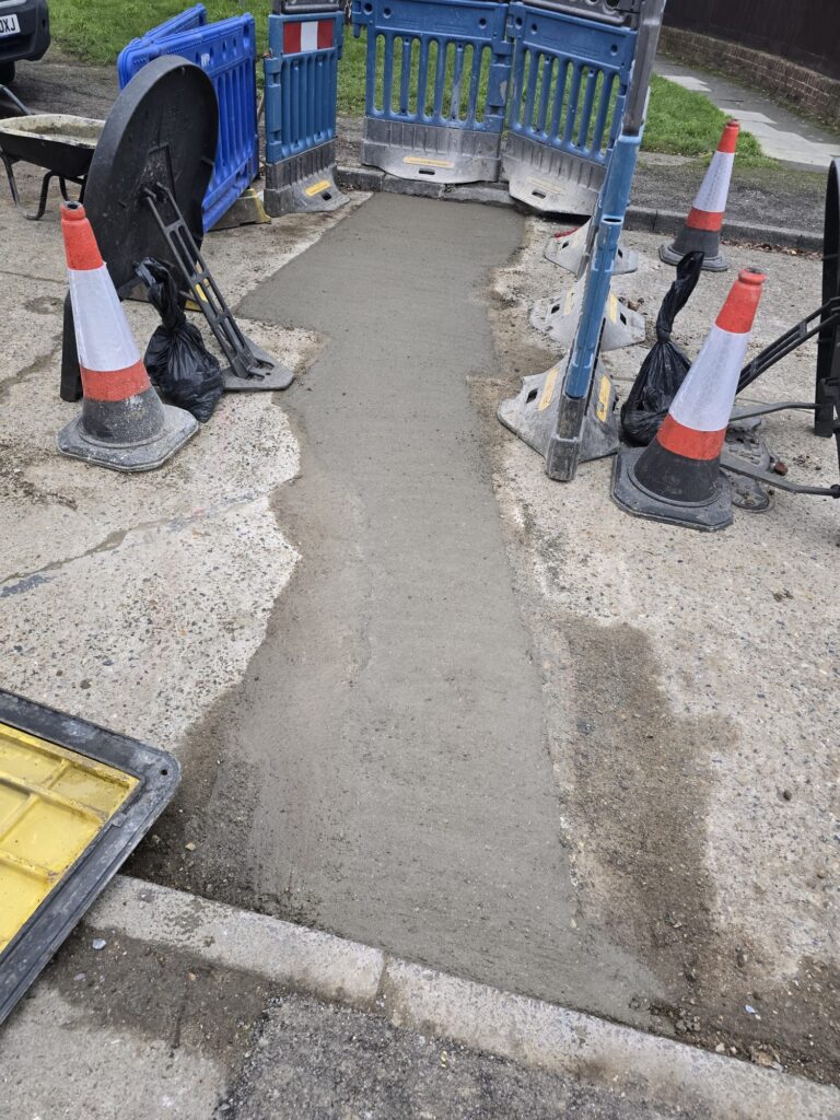 New sewer connection in C/W Oakleigh Way Mitcham CR4