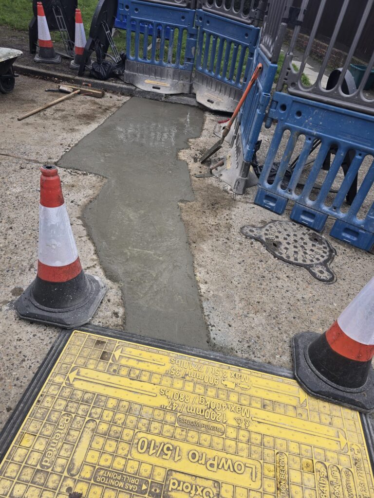 New sewer connection in C/W Oakleigh Way Mitcham CR4